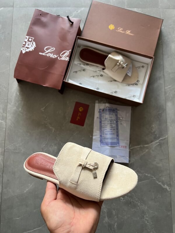 Luxury Flat Sandals for Women BSBmart (5) Luxury Flat Sandals for Women | BSBmart