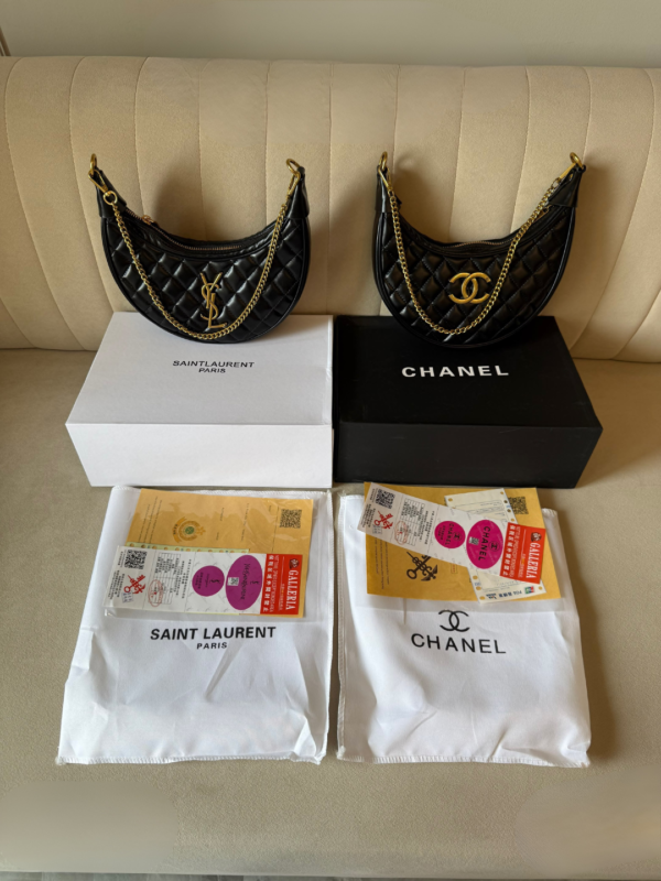 U-Shaped Quilted Bag with Gold Chain BSBmart