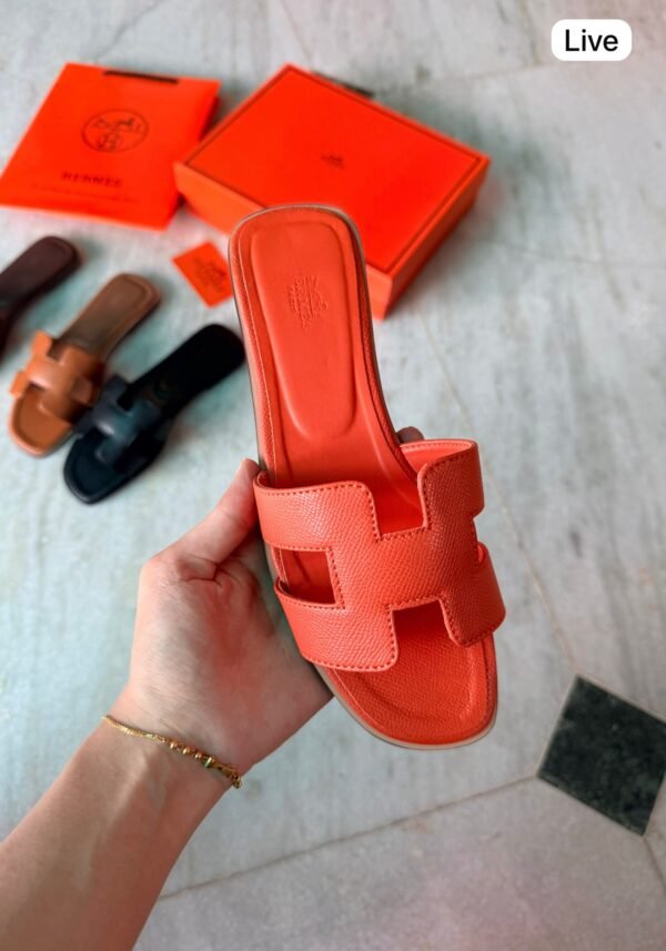Elegant Flat Sandals for Women | Stylish Everyday Wear