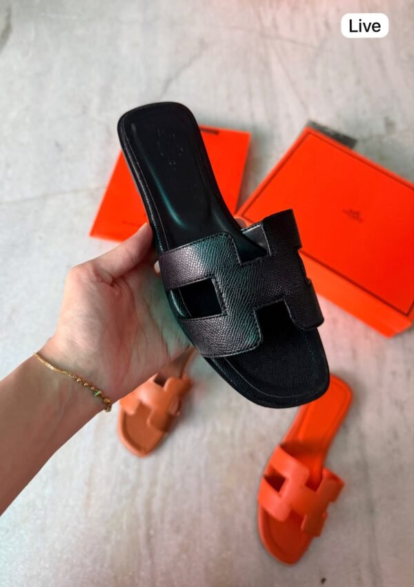 Elegant Flat Sandals for Women | Stylish Everyday Wear