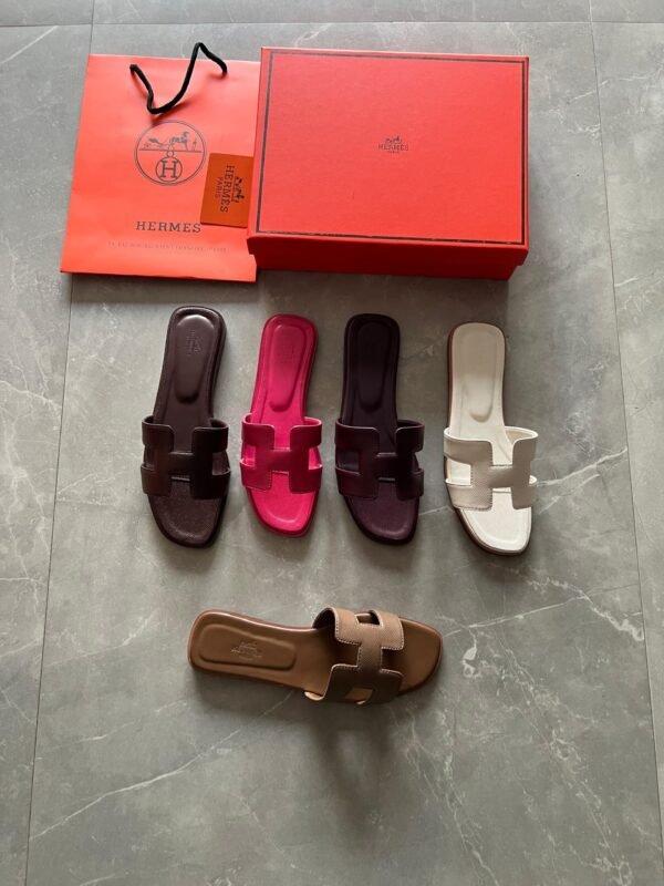 Luxury Flat Sandals for Women | BSBmart