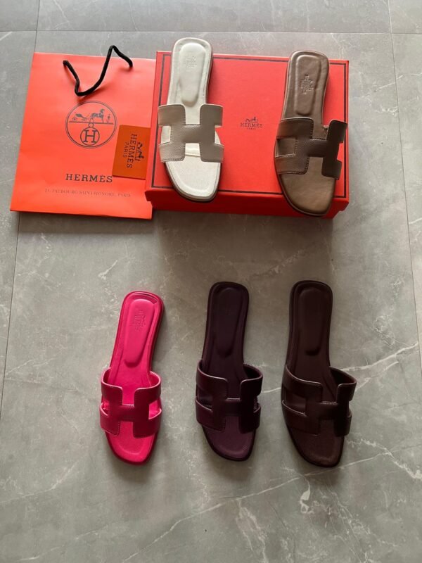 Luxury Flat Sandals for Women | BSBmart