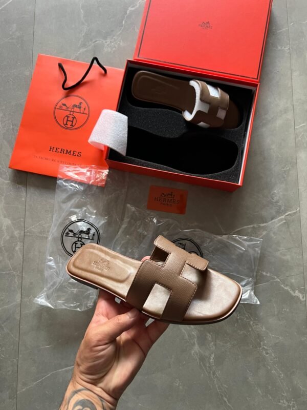 Luxury Flat Sandals for Women | BSBmart
