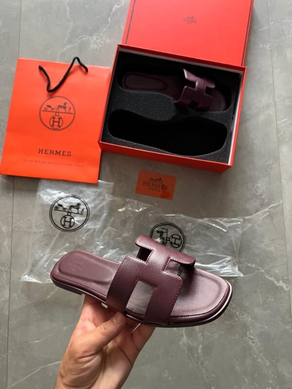 Luxury Flat Sandals for Women | BSBmart