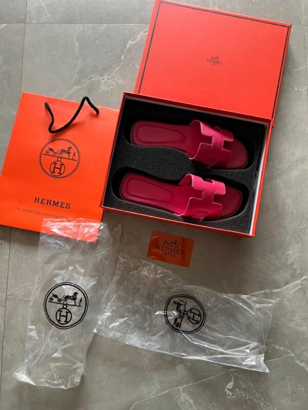Luxury Flat Sandals for Women | BSBmart