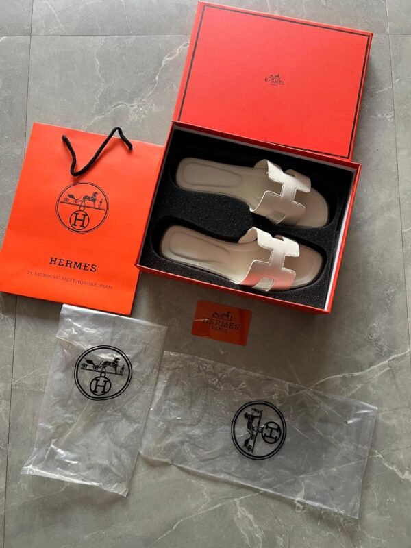 Luxury Flat Sandals for Women | BSBmart