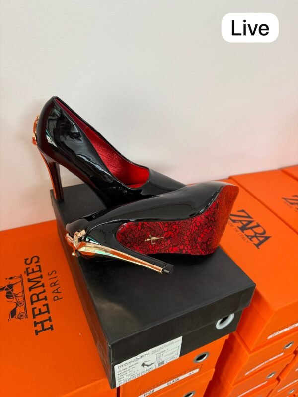 Women Dagger Heels in Black and Gold BSBmart
